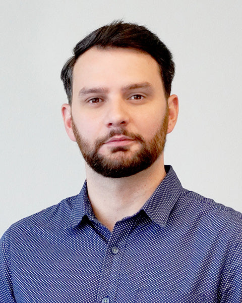 Nikoloz Artiukhov Verkäufer bei elvinci